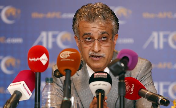 Alm de al-Khalifa, concorrem  presidncia da FIFA o prncipe jordano Ali bin al Hussein, Jerme Champagne, o ex-futebolista David Nakhid, o sul-africano Tokyo Sexwale e Michel Platini. 