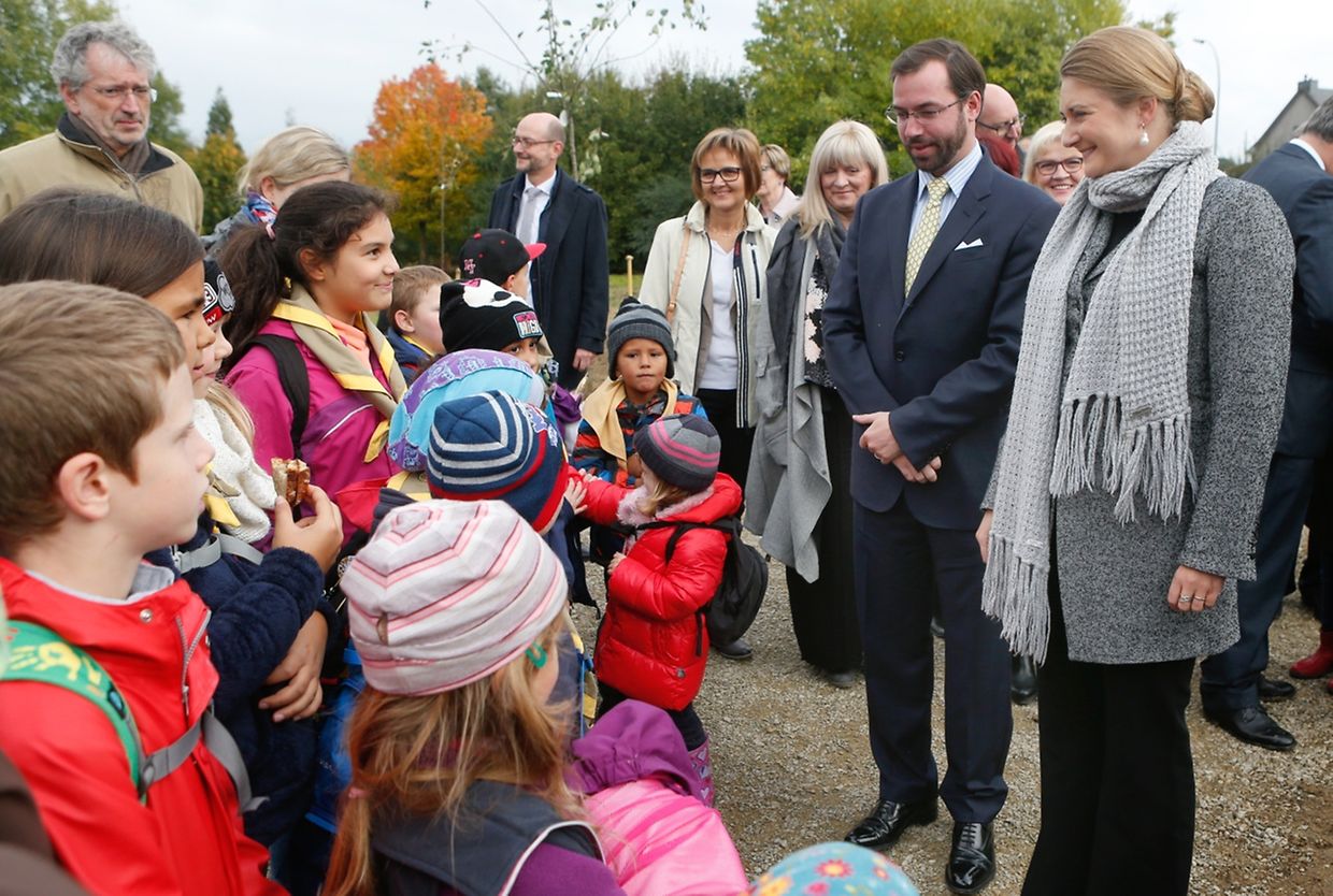 Gute Stimmung beim Gärtnern: Für die Umwelt war nicht nur das erbgroßherzogliche Paar im Einsatz. 