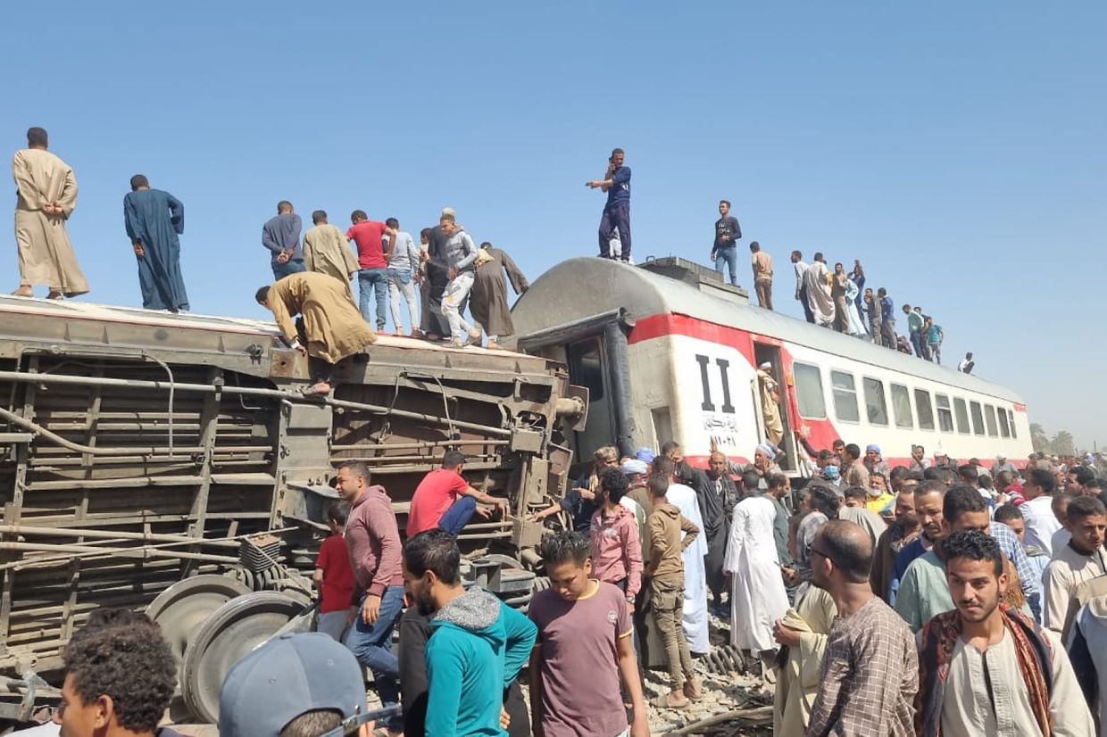Beim Zusammenstoß zweier Züge sind in Ägypten mehrere Menschen ums Leben gekommen.