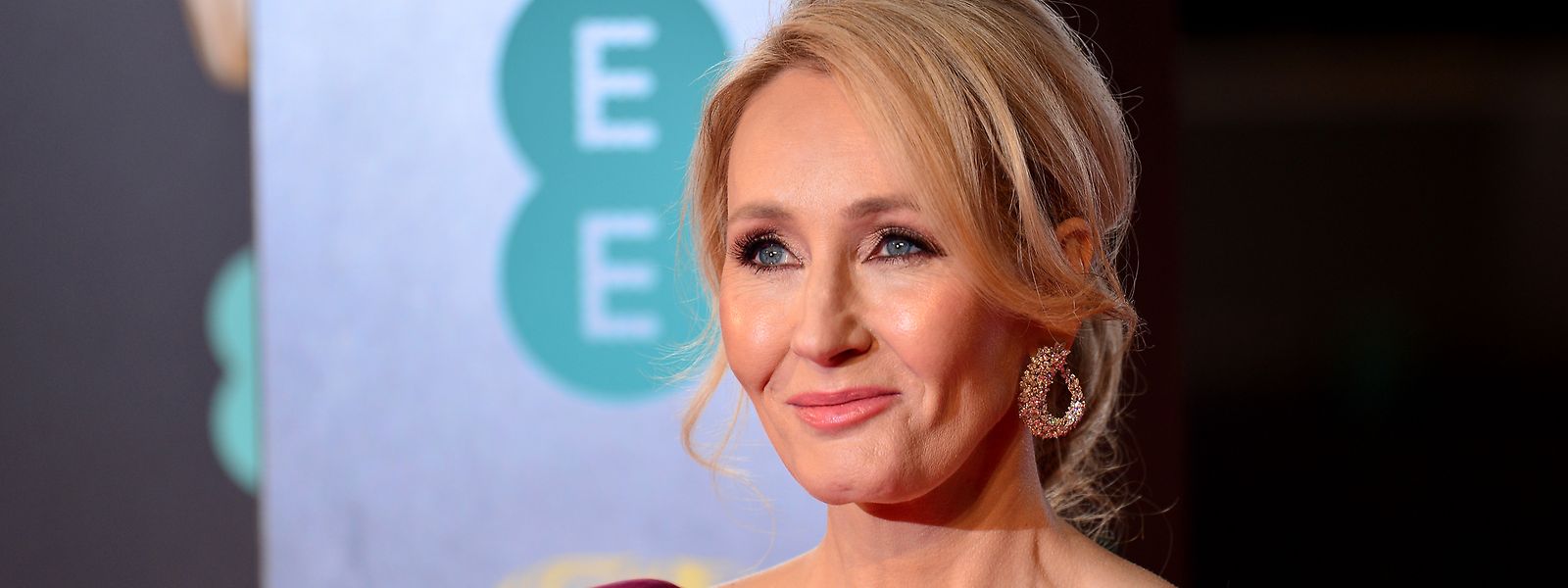 A autora britânica J. K. Rowling foi ameaçada de morte no Twitter.