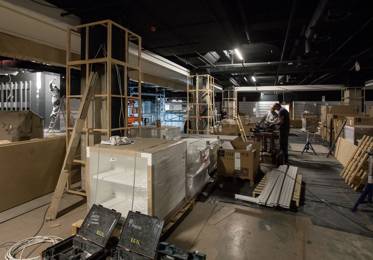 Les premiers stands commencent à être implantés aux Galeries Lafayette.