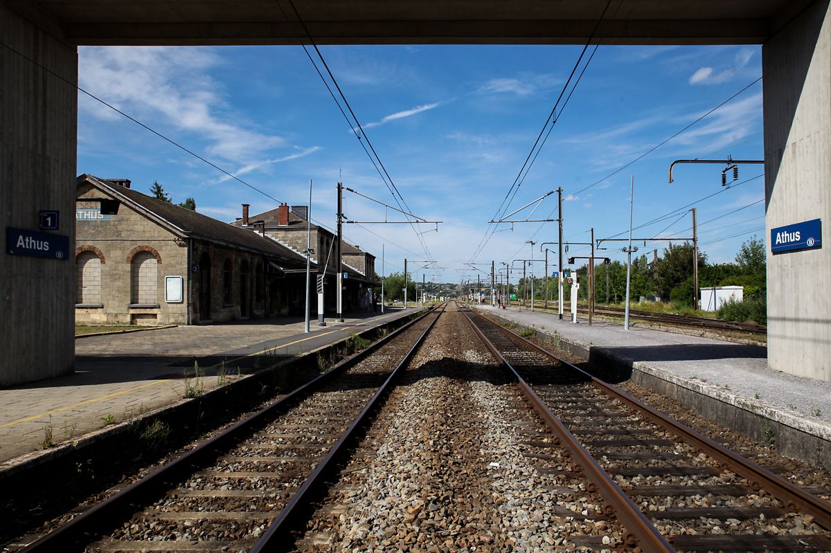 A estação de comboio de Athus, na Bélgica, onde centenas de trabalhadores embarcam diariamente para trabalhar no Luxemburgo.