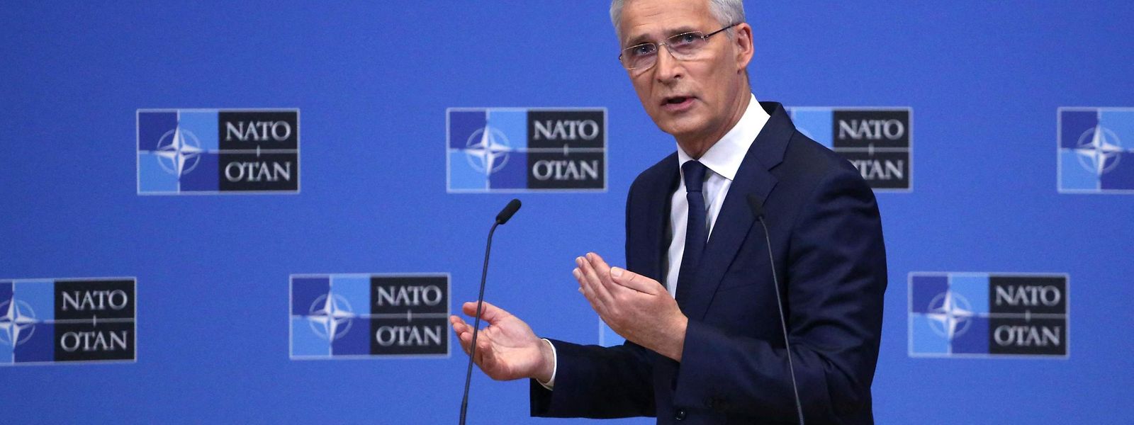 O secretário-geral da NATO, Jens Stoltenberg, anunciou esta terça-feira que a Turquia levantou o seu veto à adesão da Finlândia e da Suécia à Aliança Atlântica, após a assinatura de um memorando que “responde às preocupações” de Ancara.