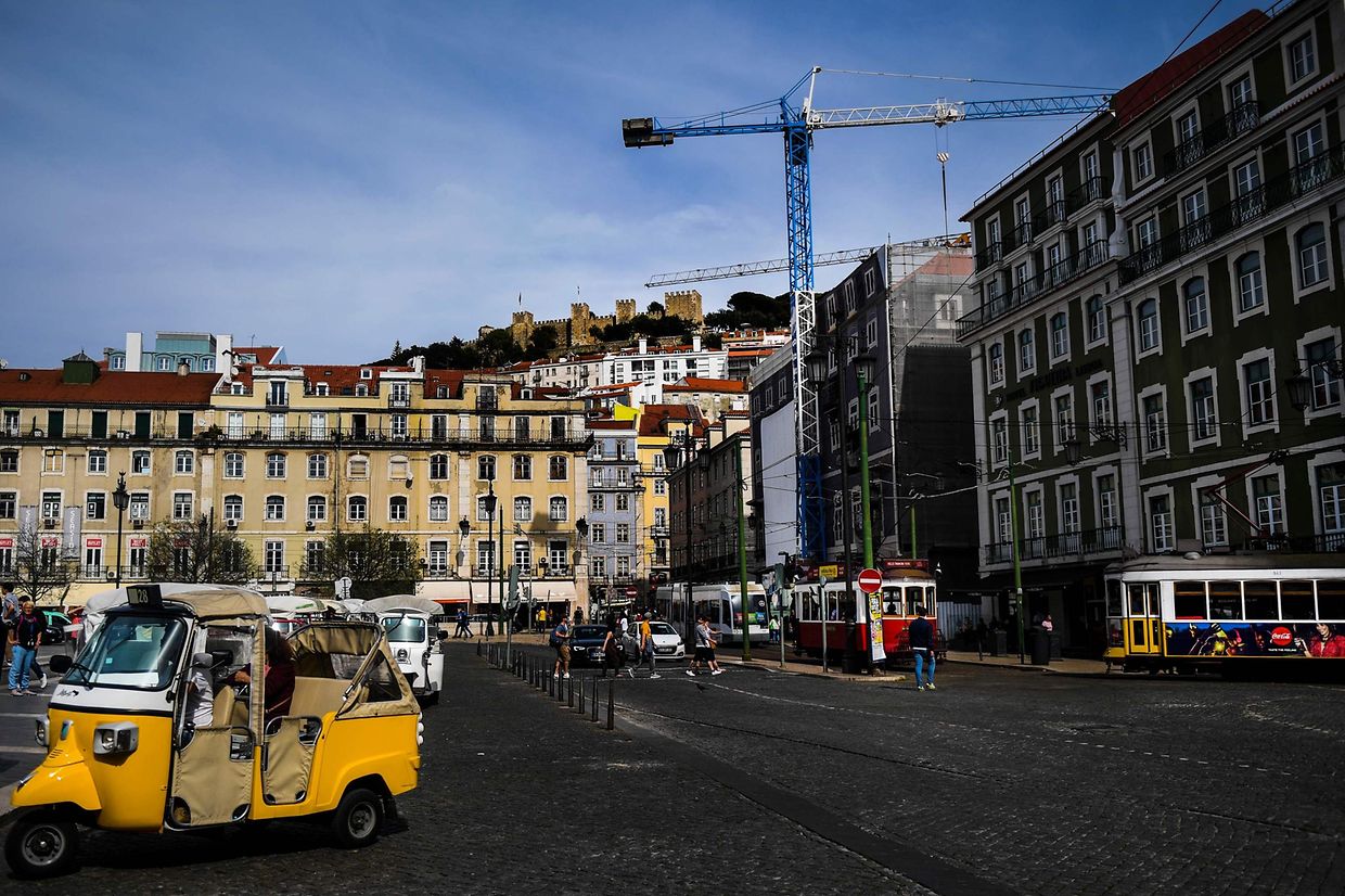 (FILES) This file photo taken on April 19, 2018 shows a general view of Figueira Square in downtown Lisbon.
Lisbon hopes hosting the Eurovision song contest will attract even more visitors despite complaints from locals that the city can not handle the huge influx of tourists already pouring in. / AFP PHOTO / PATRICIA DE MELO MOREIRA / TO GO WITH AFP STORY "Lisbon in Eurovision tourism boost as locals sing the blues" by Daniel SILVA and Thomas CABRAL