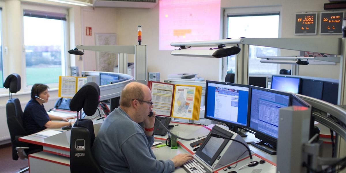 Bei drei von vier Anrufen, die beim „112“ eingehen, liegt keine Situation vor, die den Einsatz von Ambulanz, Samu oder Feuerwehr erforderlich macht. Oft wollen die Anrufer eine Auskunft. Was jedoch nicht die Mission des 112 ist.  