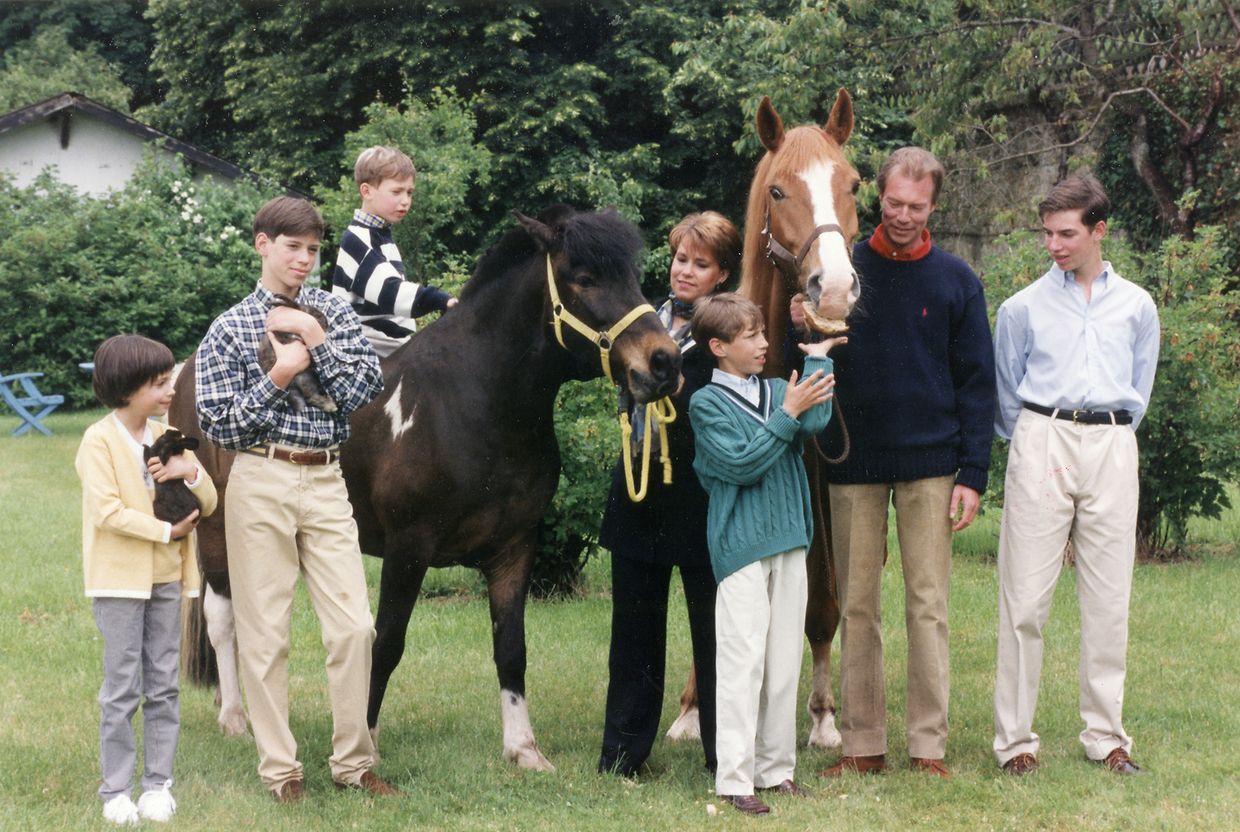Beim Fototermin mit ihren fünf Kindern im Jahr 1998.