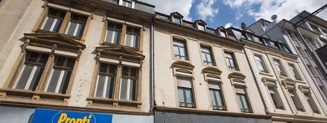 Um diese Häuser in der Avenue de la Gare gab es letztens Diskussionen. Derweil Denkmalschützer sie klassiert sehen wollten, argumentiert die Stadt, dass hier ohnehin keine Harmonie mehr bestehe.