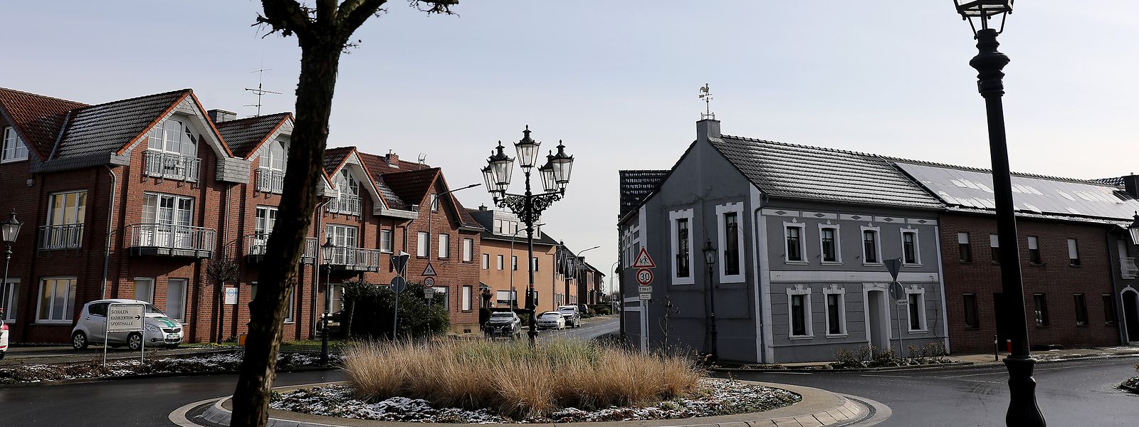 Covid 19 Portugueses Estao Calmos Mas Ja Nao Dao Apertos De Mao Na Alemanha