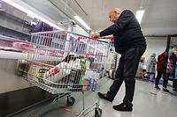 Großeinkauf, weil sich Adys Tochter für das Wochenende angekündigt hat.
