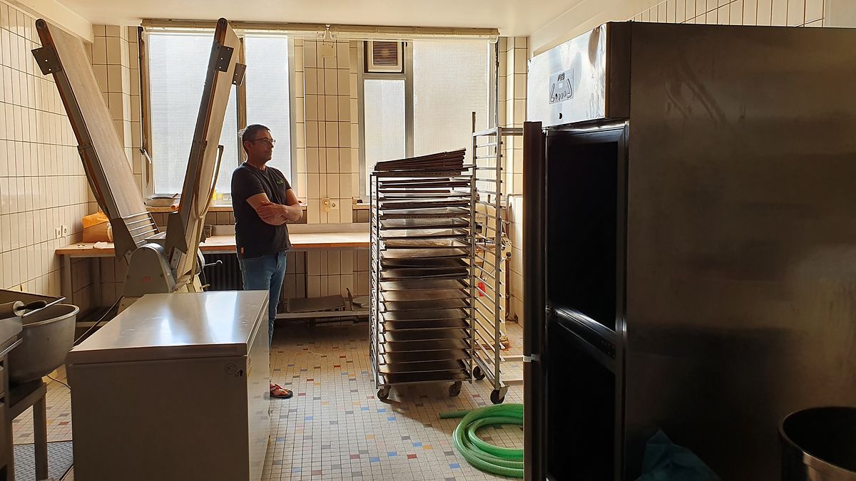 A cozinha da padaria Zehren ficou totalmente destruída. Incluindo o forno industrial que Marc comprou há sete anos e ainda está a pagar. Custou 250 mil euros.