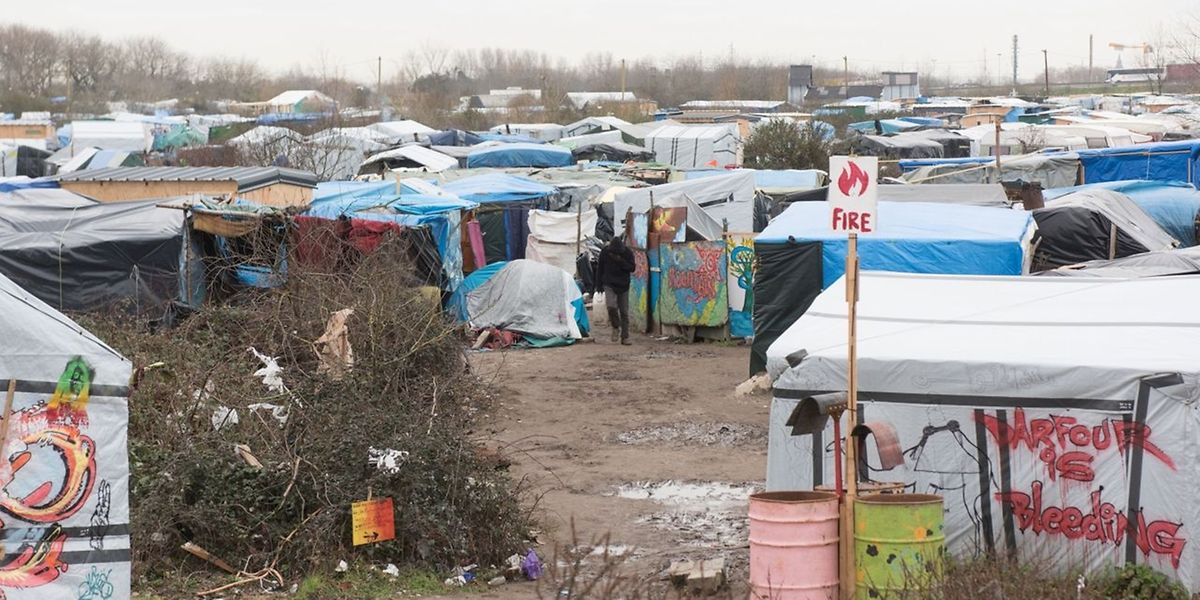 Teilraumung Von Fluchtlingslager In Calais Belgien Fuhrt Kontrollen An Der Grenze Zu Frankreich Ein