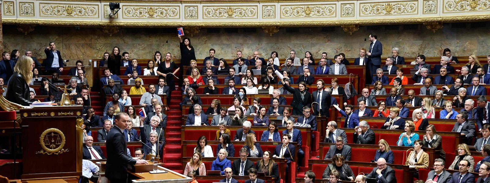 Alors que le débat sur la réforme des retraites a démarré dans une ambiance électrique à l'Assemblée nationale lundi, ce mardi 7 février marque la troisième journée de mobilisation dans la rue, partout en France.