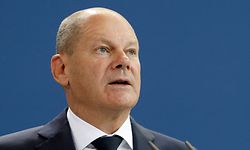 German Chancellor Olaf Scholz gives a statement to comment on a planned gas levy, on August 18, 2022 at the Chancellery in Berlin. - Russia's war in Ukraine has caused turmoil in European energy markets, especially in Germany, which is heavily dependent on Russian gas. (Photo by Odd ANDERSEN / AFP)