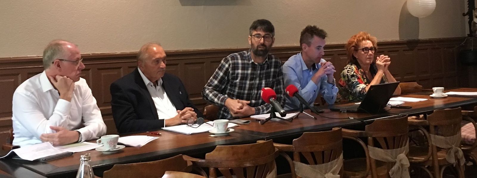 Vertreter von LSAP, Déi Lénk und DP bei der Pressekonferenz.