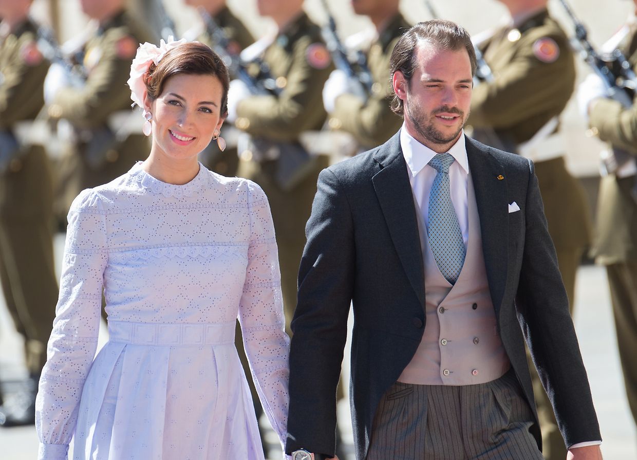 Prinz Félix und Prinzessin Claire bei ihrer Ankunft vor der Kathedrale.