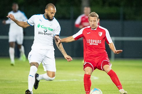 Dominik Stolz (10 Hespérange) Dwayn Holter (27 Racing Union)football - BGL Ligue - saison 2021/2022 - 1 ere journée - Racing Luxembourg - Swift Hesperange - 07/08/2021 - Stade Achille Hammerelfoto : Vincent Lescaut