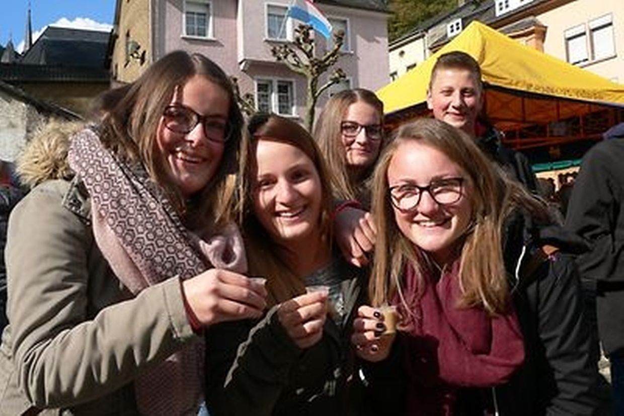 Le marché aux noix ou "Veiner Nëssmort", une tradition populaire qui dure depuis plus de 80 ans.