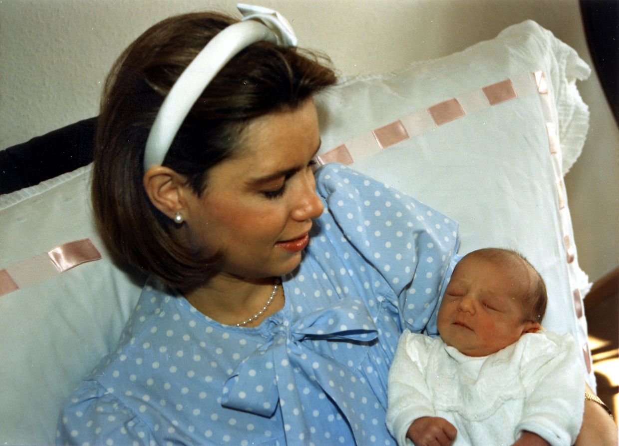 1991: Die damalige Erbgroßherzogin Maria Teresa und ihre Tochter Alexandra wurden bereits kurz nach der Geburt in der Maternité Grande-Duchesse Charlotte von einem Fotografen besucht. 