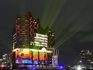 Hamburger Elbphilharmonie eingeweiht: "Seid umschlungen, Millionen"