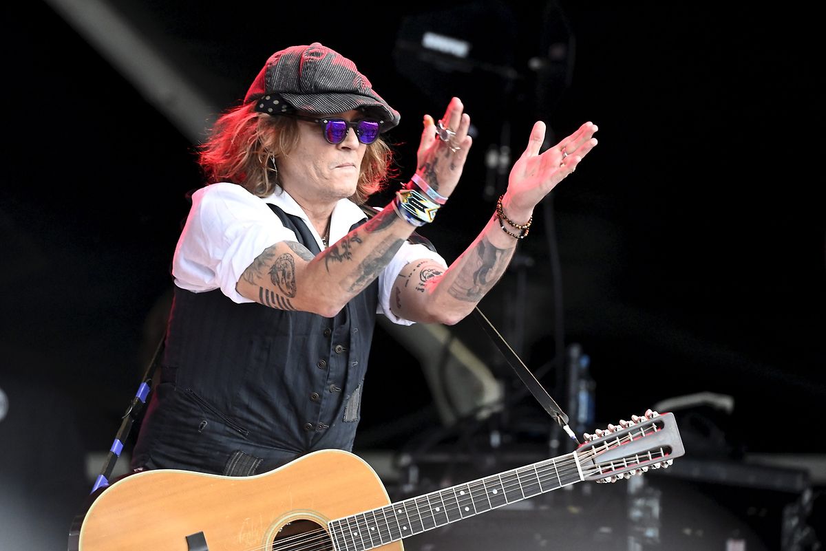Johnny Depp bei einem Auftritt des Helsinki Blues Festivals 2022.