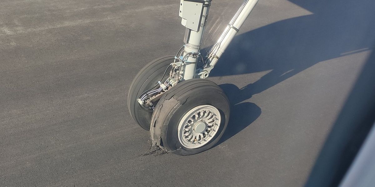 Apesar do furo no pneu, o avião conseguir aterrar "normalmente" no aeroporto do Findel.