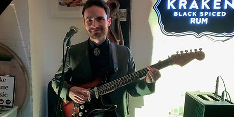 Jake Shane tames rowdy bar with American songs - Vimarsana News