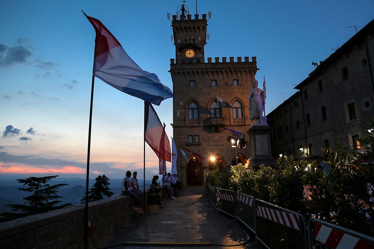 Empfang der BGL BNP Paribas auf der Piazza della Liberta.