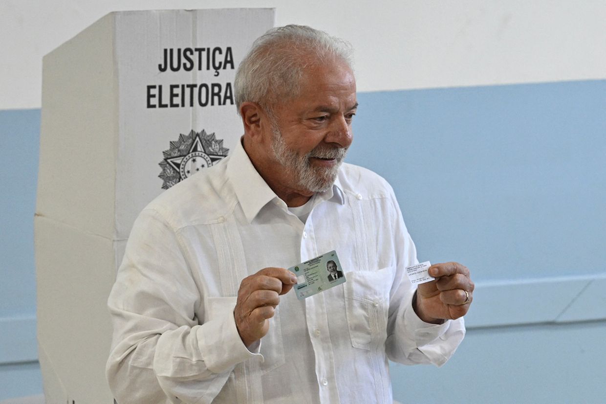 Lula a voté à Sao Paulo.