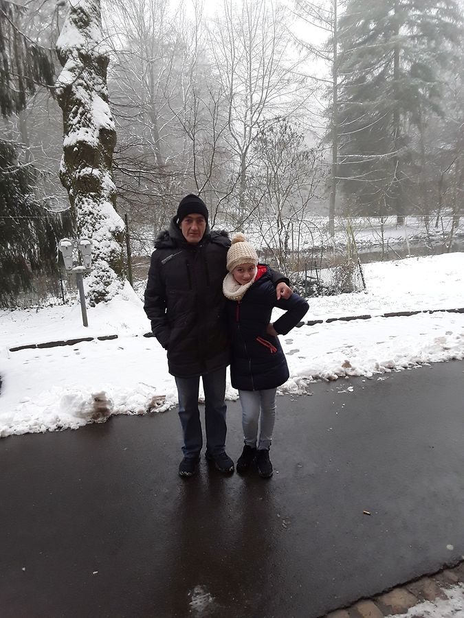 Auch diese beiden ließen sich einen Spaziergang im Schnee nicht nehmen. 