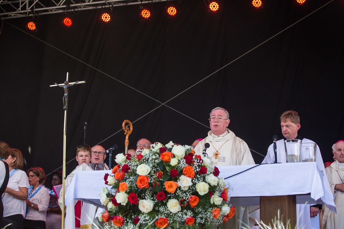 Erzbischof Jean-Claude Hollerich war eben so zugegen, ...