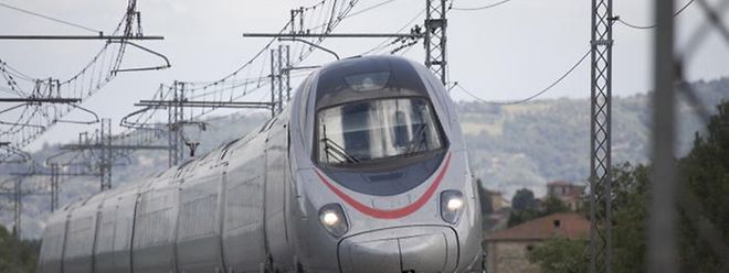 In Kurven können die Pendolino-Züge des französischen Herstellers Alstom den Wagenkasten zur Seite neigen. 