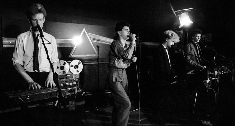 Andrew Fletcher, Dave Gahan, Martin Gore und Alan Wilder (Depeche Mode) live im Rainbow Club in Oberkorn (L) am 30. März 1982