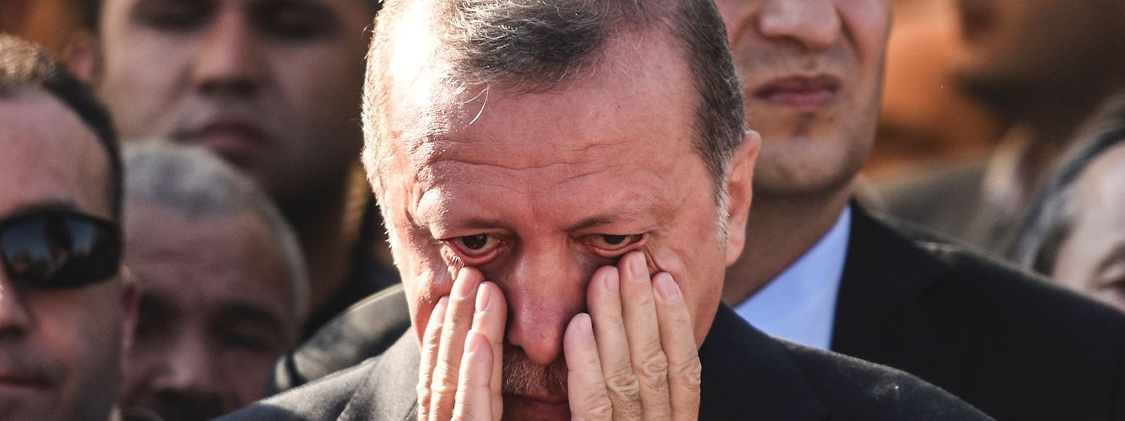 Der türkische Staatspräsident Recep Tayyip Erdogan während einer Beerdigung eines der Opfer des gescheiterten Staatsstreichs.