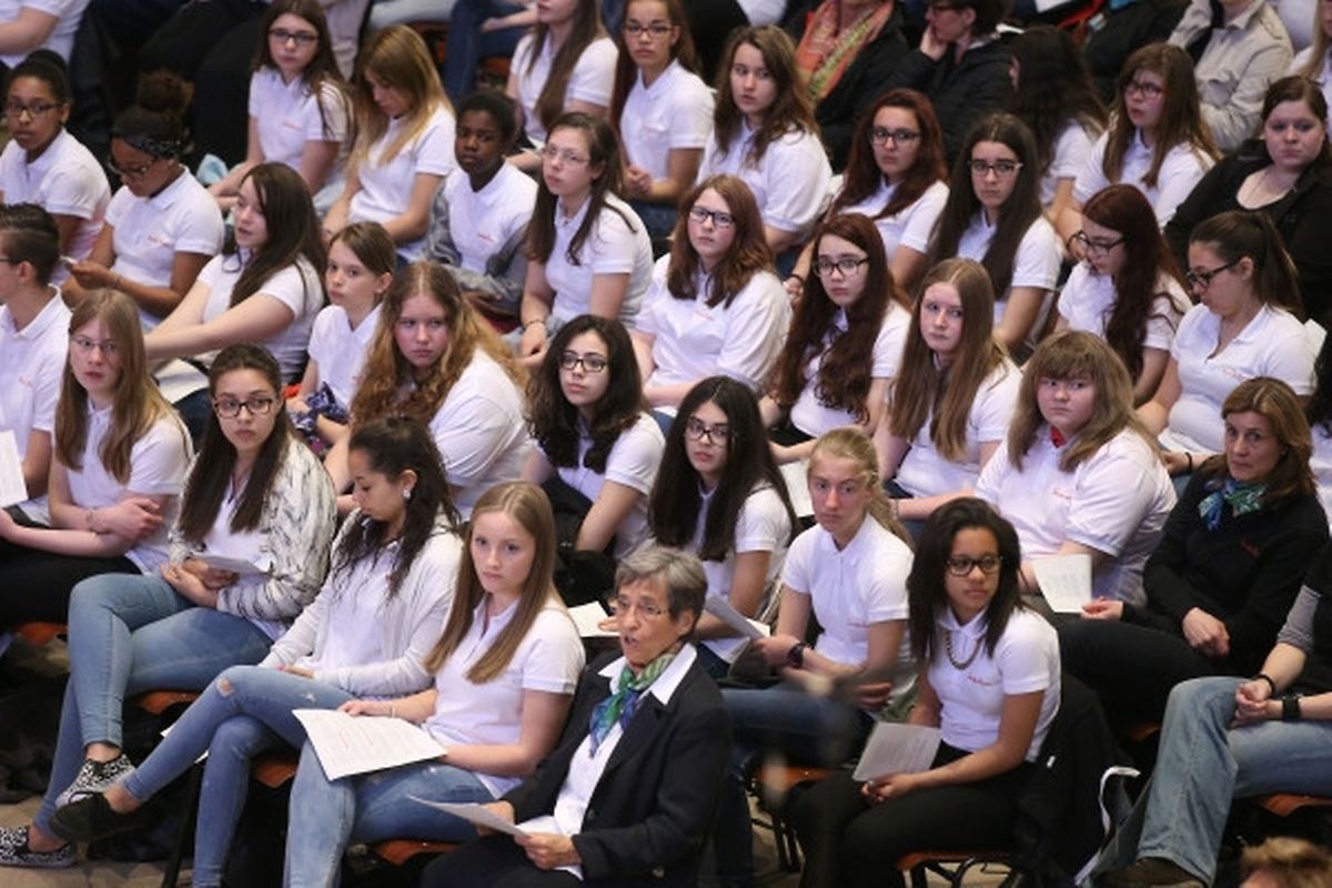 Messe pour l'école des Soeurs de la doctrine chrétienne de Sainte-Anne d'Ettelbruck.