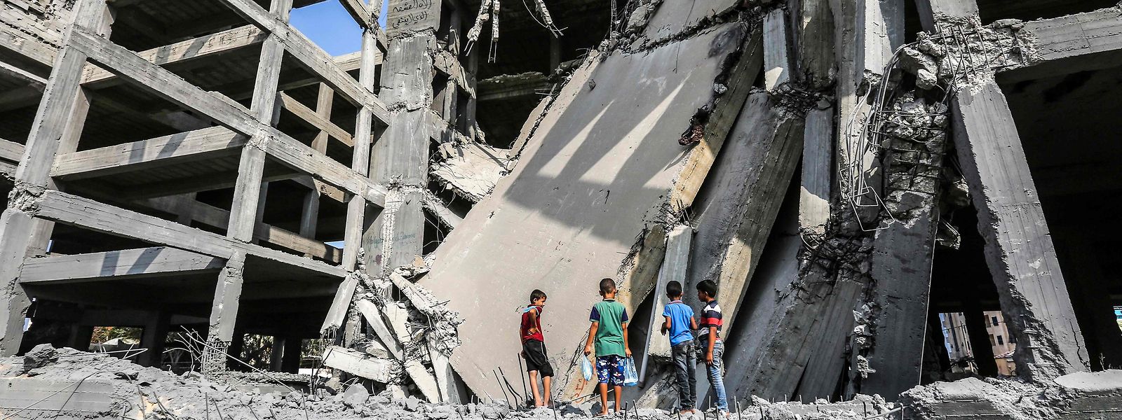 Bei dem israelischen Luftangriff wurden nicht nur Gebäude getroffen, sondern auch zwei Teenager durch Granatsplitter getötet.
