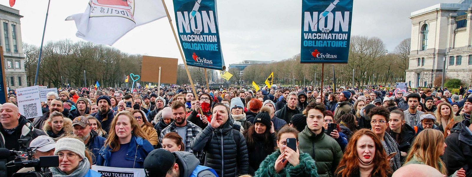 Ce weekend encore, 5.000 personnes ont manifesté leur opposition aux mesures sanitaires dans les rues de Bruxelles.