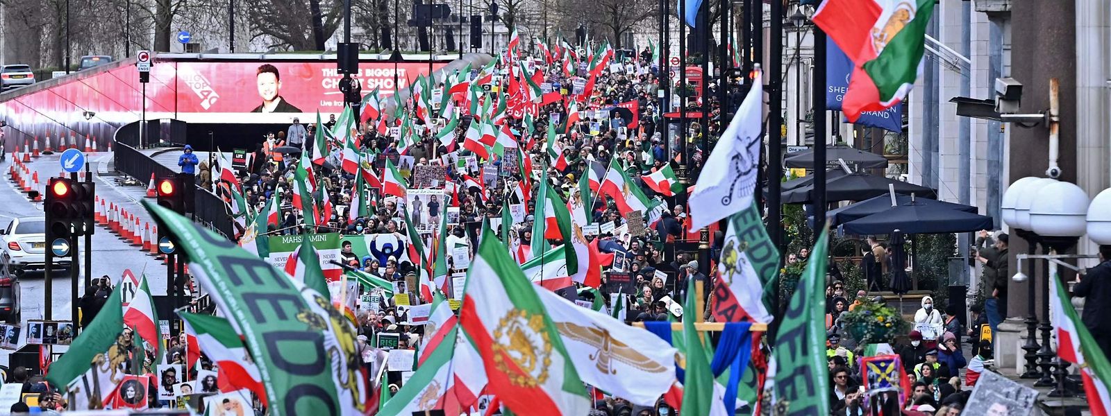 Weltweit gibt es Proteste gegen das Regime im Iran, unter anderem am Sonntag in London.
