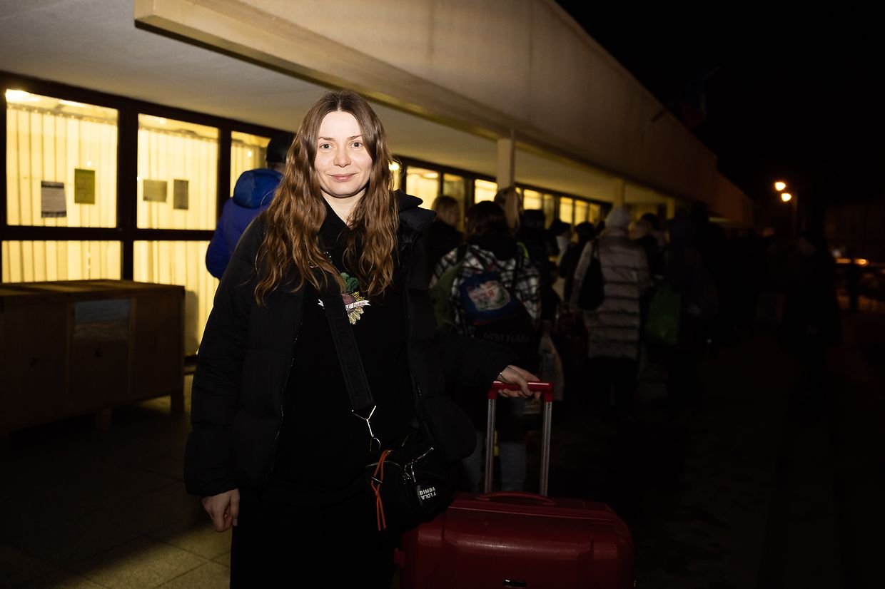 Antonina Belinska, costumière de Kiev, revient de Pologne en train vers la capitale ukrainienne.