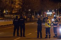 Cessingen , Polizeieinsatz , Abschluss , Person wird per Ambulanz abtransportiert Foto:Guy Jallay/Luxemburger Wort