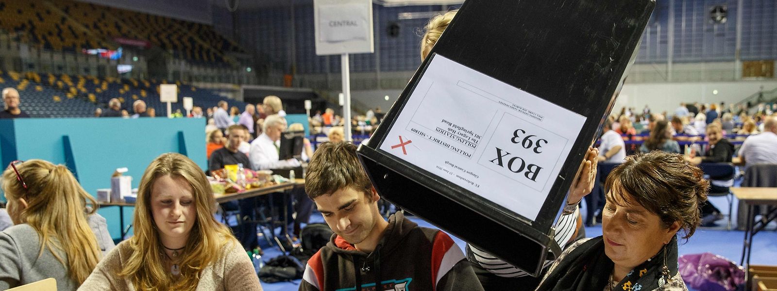 Ein Wahllokal in Glasgow. Auch hier wurde die ganze Nacht durchgezählt. 