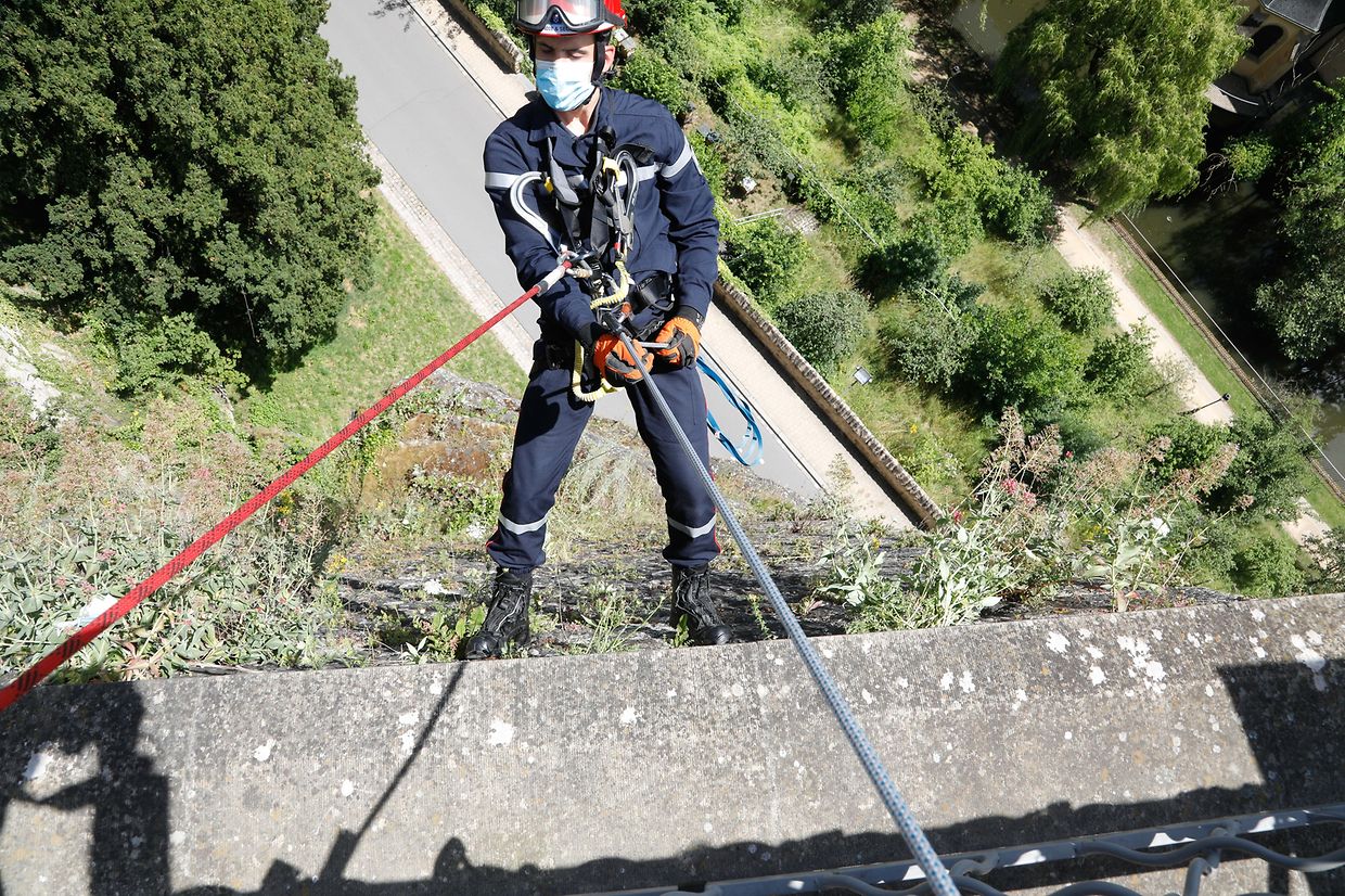 Lokales, Bockfiels, Bockfelsen, Examen, Prüfung, junge Feuerwehrleute lernen über Materialkentnis, Vorstieg und Absichern, Absturtzssicherung Foto: Anouk Antony/Luxemburger Wort