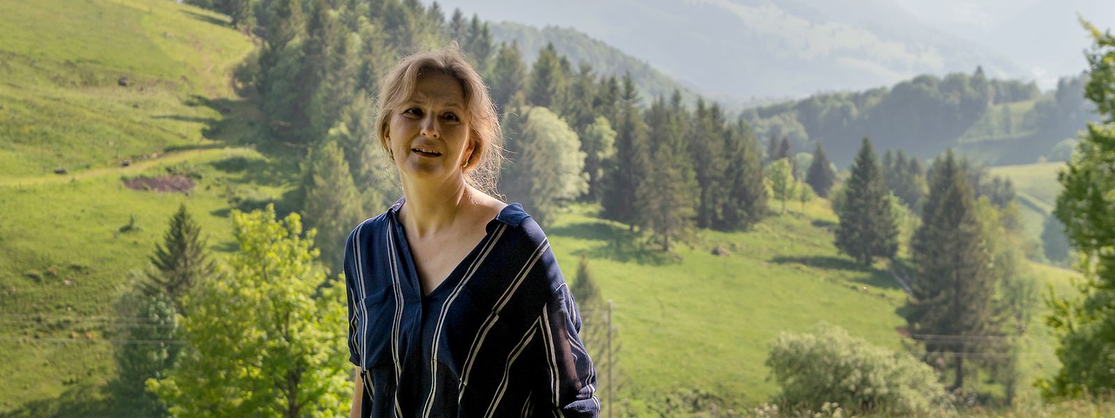 Martina Gedeck bei den Dreharbeiten zu „Die Verteidigerin – Der Gesang der Raben“.
