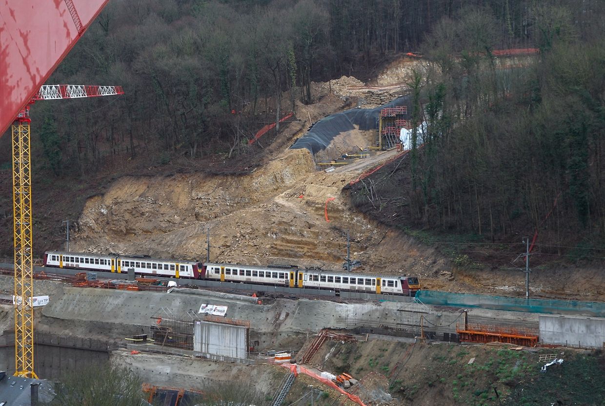 Les travaux vus depuis la Côte d'Eich. Le funiculaire sera opérationnel en décembre 2017.