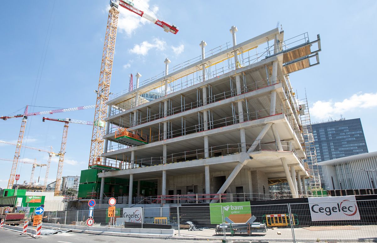 Das Infinity-Projekt wird durch einen Privatinvestor finanziert. Es begreift Büros, ein Einkaufszentrum und Wohnungen.