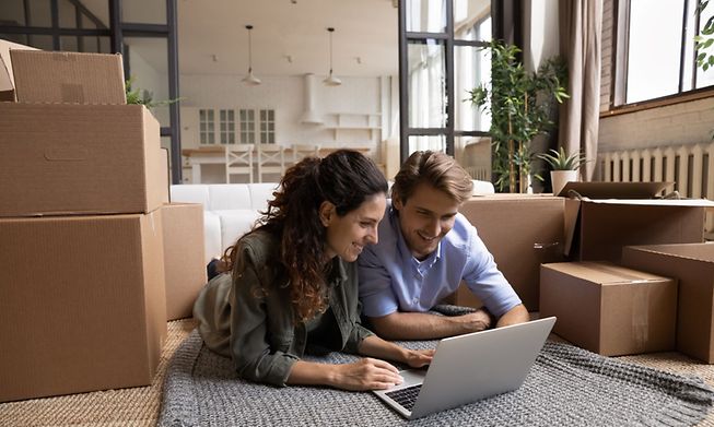 Spouses who follow their partner to Luxembourg can find a job, take on voluntary work, start a business or just connect to other spouses to get to know the country better