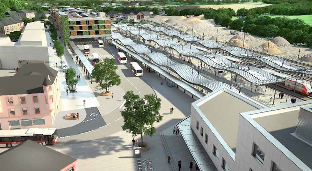Le pôle d'échange multimodal d'Ettelbruck, 98 millions d'euros, entrera en service en 2022-2023. Il comprend deux voies supplémentaires, un park and ride, un nouveau bâtiment pour les voyageurs et pour le commissariat de police, une gare routière et un parking souterrain.