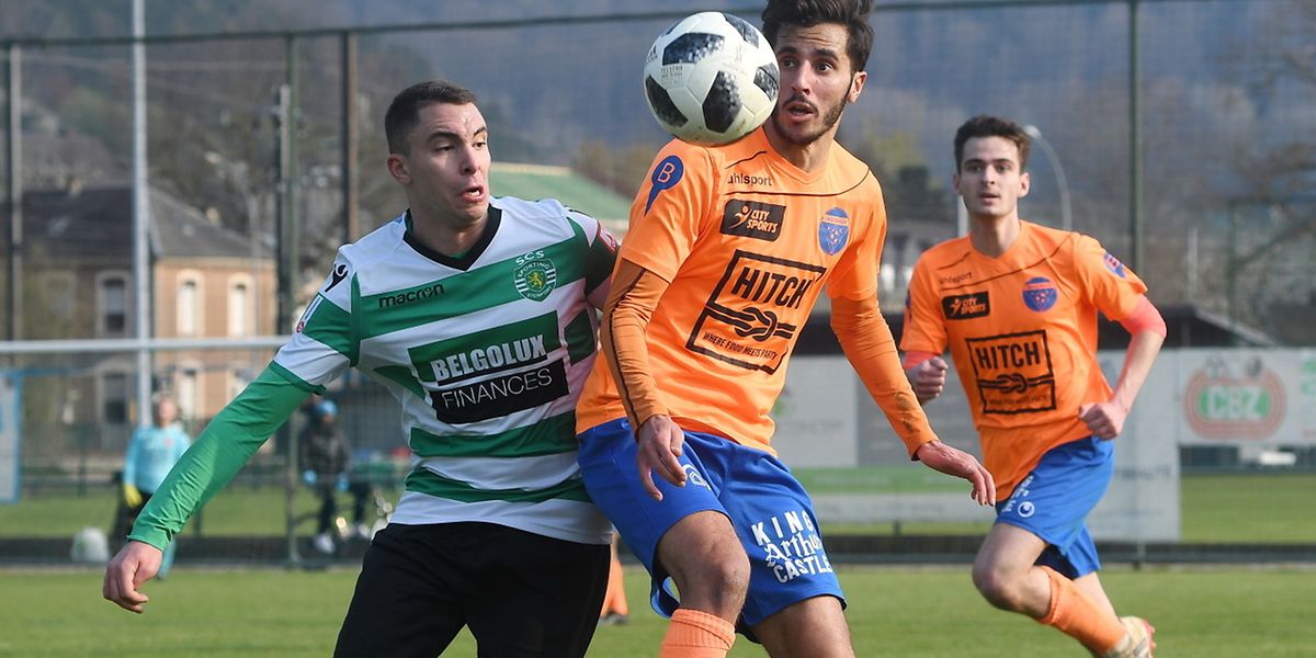 Jordan Sakhri (Steinfort) au marquage de Amine Hamouni. Lorentzweiler est passé devant le Sporting. 