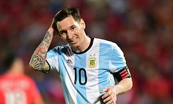 Argentina's Lionel Messi smiles during the Russia 2018 FIFA World Cup South American Qualifiers' football match against Chile, in Santiago on March 24, 2016.   AFP PHOTO / MARTIN BERNETTI
