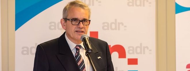 ADR-Parteipräsident Jean Schoos kritisierte die blau-rot-grüne Steuerreform scharf.
