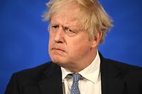 25.05.2022, Großbritannien, London: Boris Johnson, Premierminister von Großbritannien, spricht während einer Pressekonferenz in der Downing Street. Der Untersuchungsbericht zur «Partygate»-Affäre hat der politischen Führung um Johnson schweres Fehlverhalten vorgehalten und deutliche Verstöße gegen die damals geltenden Corona-Regeln offengelegt. Johnson sagte, er übernehme die «volle Verantwortung» für den Verstoß, werde aber nicht zurücktreten. Foto: Leon Neal/PA Wire/dpa +++ dpa-Bildfunk +++